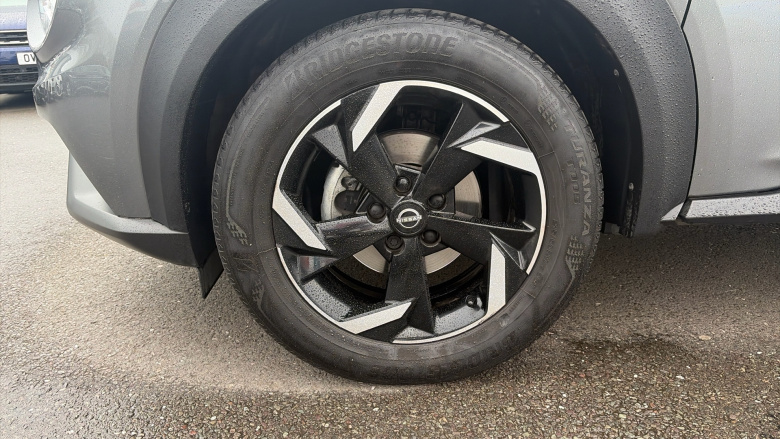 Nissan Juke 1.0 DiG-T 114 N-Connecta 5dr DCT Petrol Hatchback